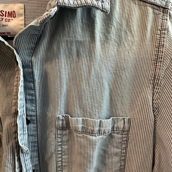 Target Women’s Button Down - Picture 2 of 3